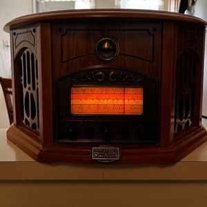 Antique Radio (Thomas Pacconi Classic)